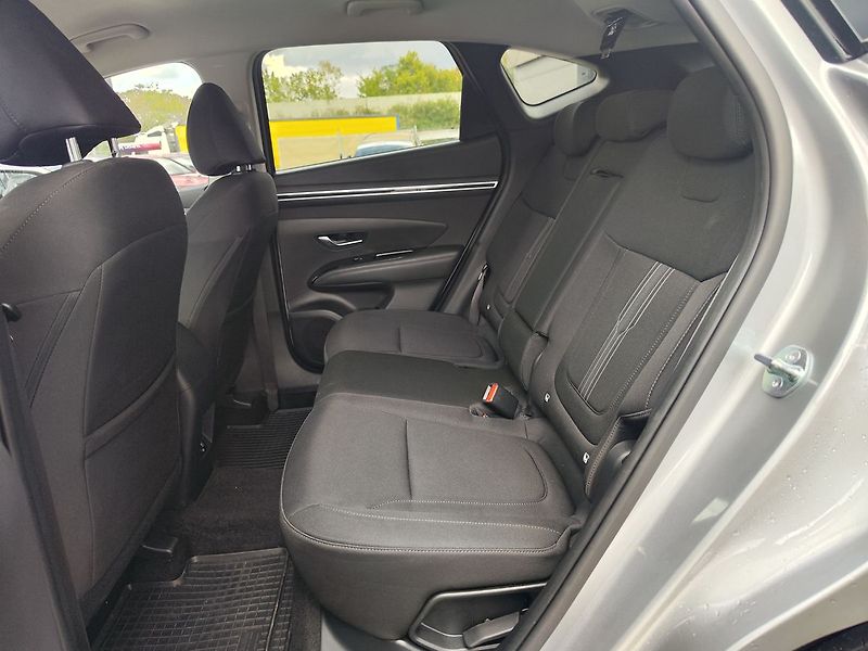 Hyundai Tucson 1.6 T-GDI/110kW Smart DCT - fotka 11 z 30