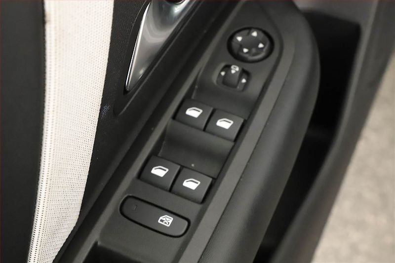 Citroën C4 (2025) 1.2 PureTech - fotka 17 z 17