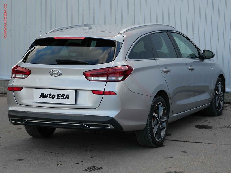 Hyundai i30 (2023) 1.5 T-GDi, 1.maj,ČR, Smart - fotka 4 z 19