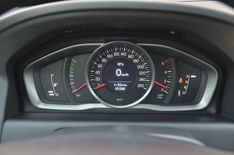 Volvo XC60 (2017) // REZERVOVÁNO //  - fotka 27 z 38