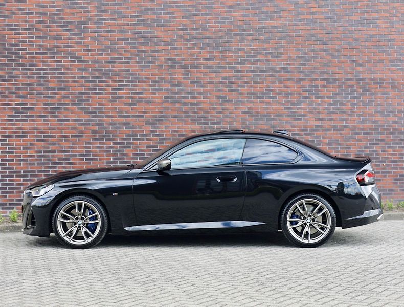 BMW M2 (2022) 40i xDrive Coupé - fotka 11 z 39