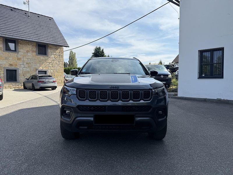 Jeep Compass Trailhawk Plug-In Hybrid 4WD - fotka 2 z 22