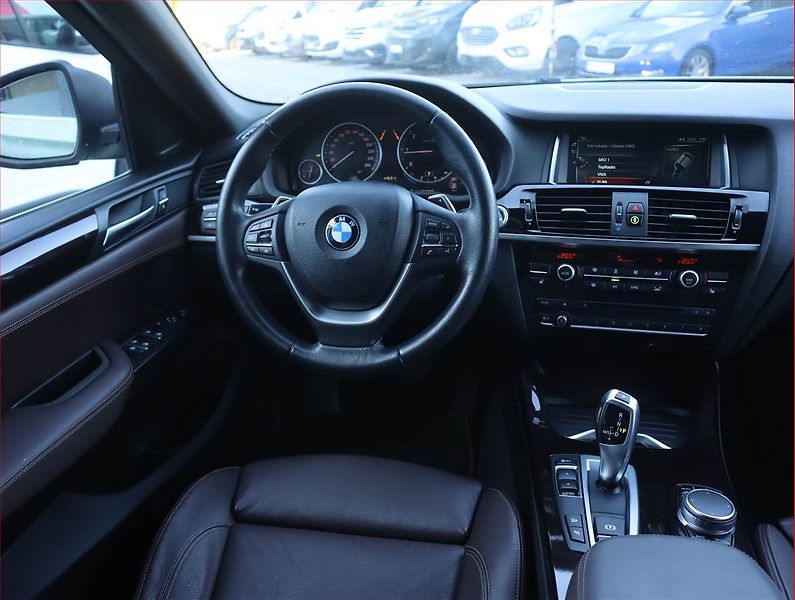 BMW X4 (2019) xDrive20d - fotka 7 z 22