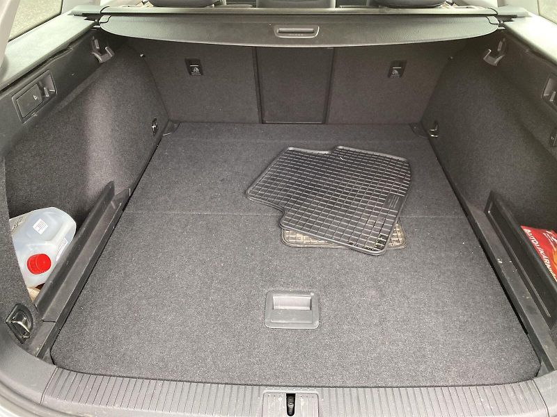 Volkswagen Passat (2020) Variant 2.0 TDI DSG 4Motion - fotka 29 z 34