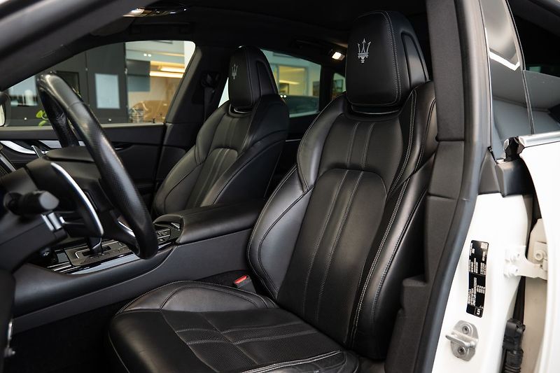 Maserati Levante 360/Pano/Vyhřívaná/Ventilovaná - fotka 7 z 25