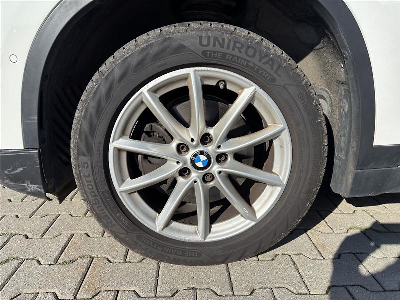BMW X1 2,0 xDrive 18d 110kW - fotka 9 z 43