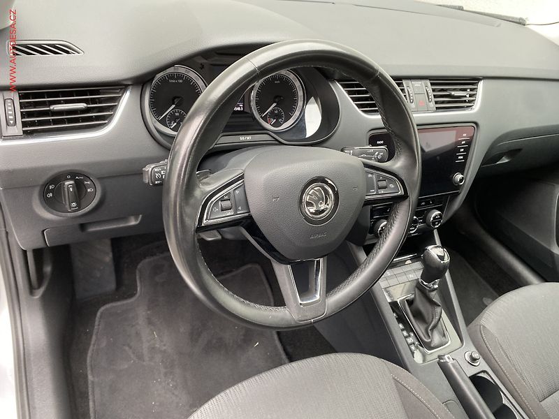 Škoda Octavia (2018) 1.6 TDi, 2.maj,ČR, Style - fotka 12 z 18