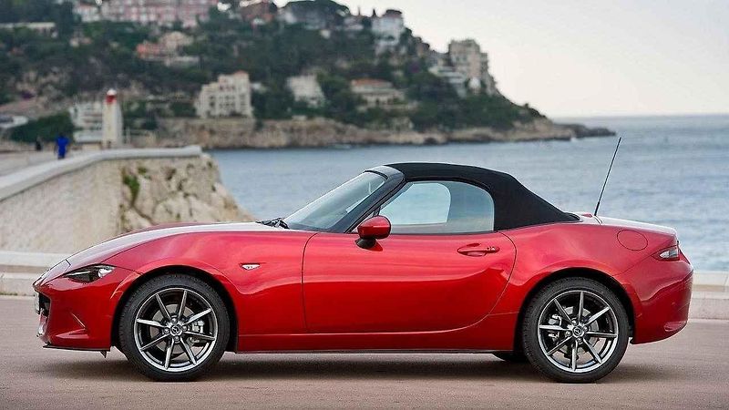Mazda MX-5.