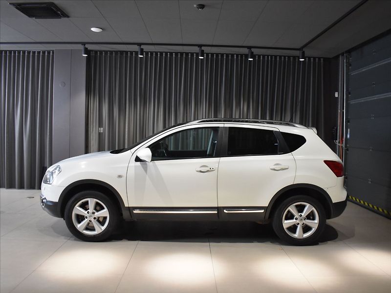 Nissan Qashqai 1,6 Pano,Bezklíč,Bose - fotka 2 z 19