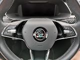 Škoda Superb 2,0 TDI SportLine Combi DSG - náhled 17