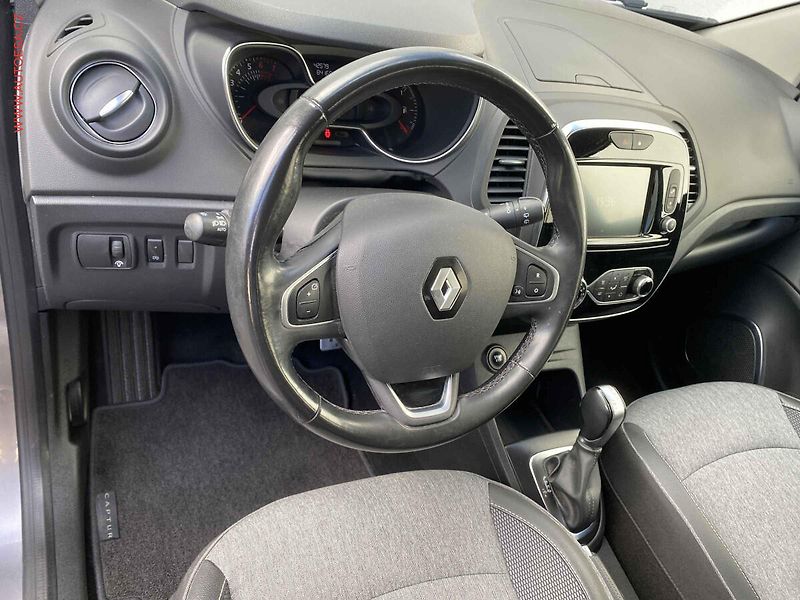Renault Captur (2017) 1.2TCe, Intense, AT, LED - fotka 12 z 18