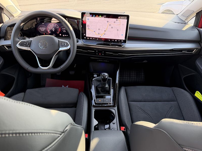 Volkswagen Golf TSi/110kW - STYLE,Webasto,H&K - fotka 46 z 80