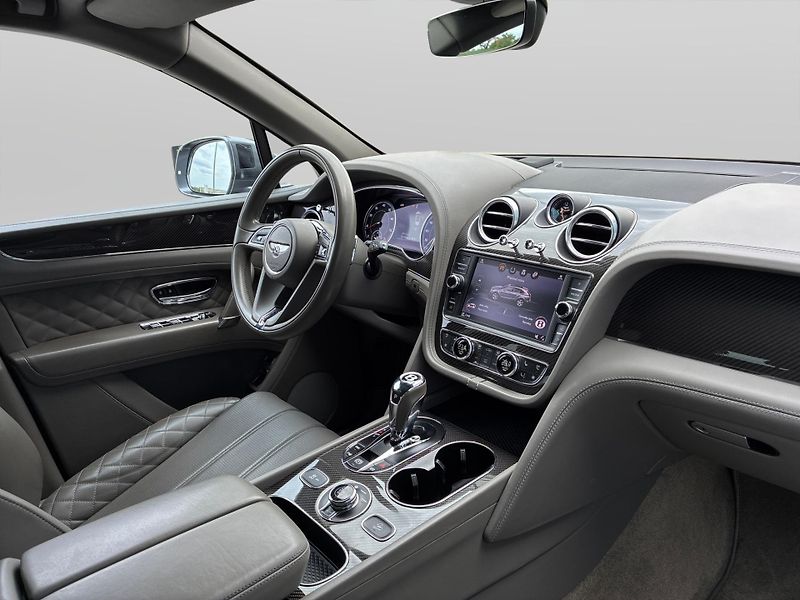 Bentley Bentayga V8 - fotka 10 z 14
