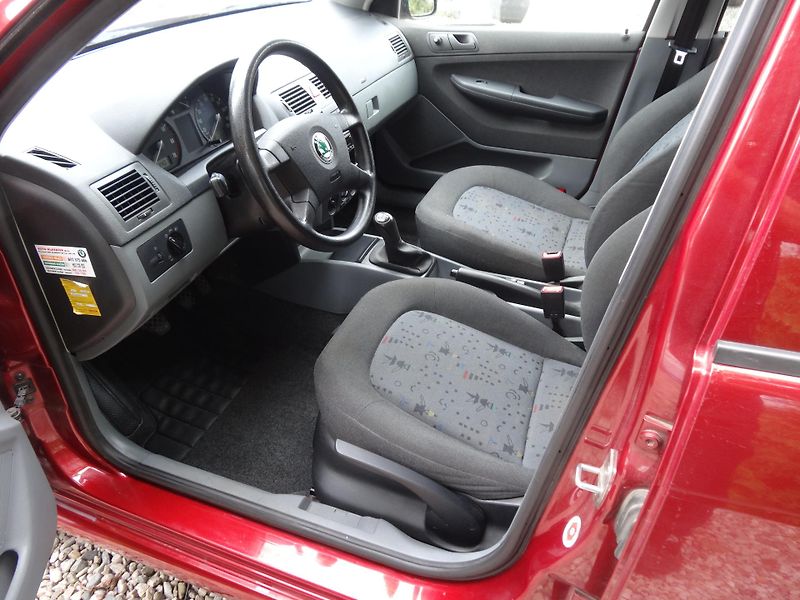 Škoda Fabia Kom.1.2i 12V Taž.zař.+zim.kola - fotka 3 z 19