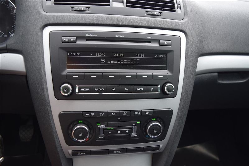 Škoda Octavia 1,2 TSI 77KW 2XKOLA XENONY - fotka 37 z 43