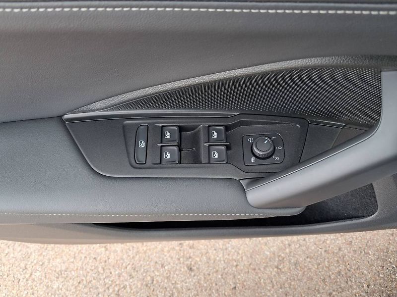 Volkswagen Tiguan (2024) LIFE 2.0 TDI / 110 kW DSG7 Peo - fotka 16 z 31