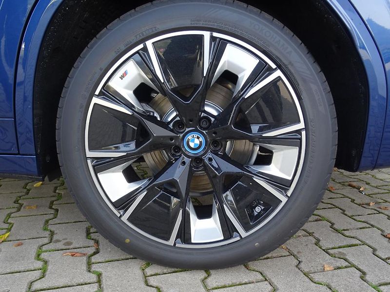 BMW iX3 M Sport - fotka 7 z 7