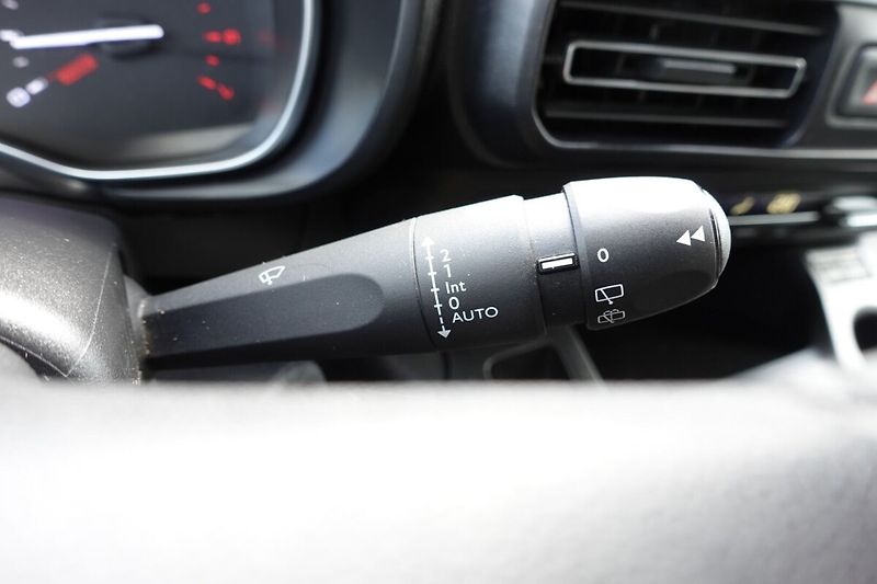 Toyota ProAce City Verso 1.5 D4-D 130 6 MT Long 5D Fami - fotka 26 z 31