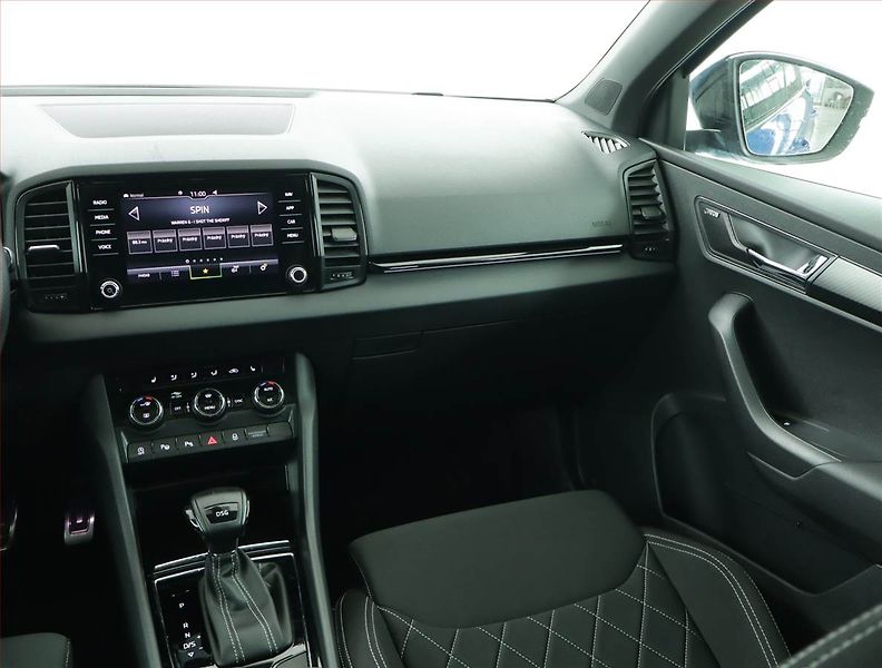 Škoda Karoq (2022) Sportline 1.5 TSI - fotka 8 z 18
