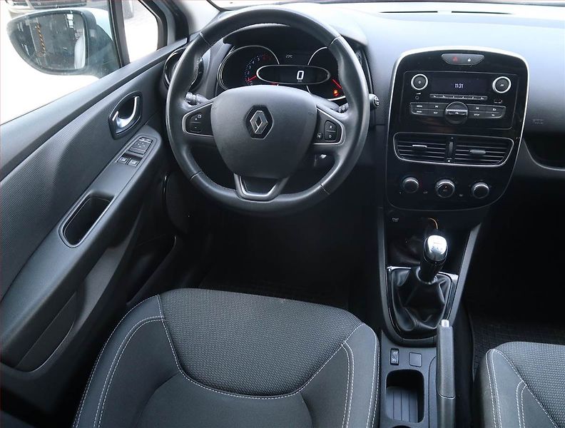 Renault Clio (2017) 1.2 16V, Tempomat - fotka 7 z 14