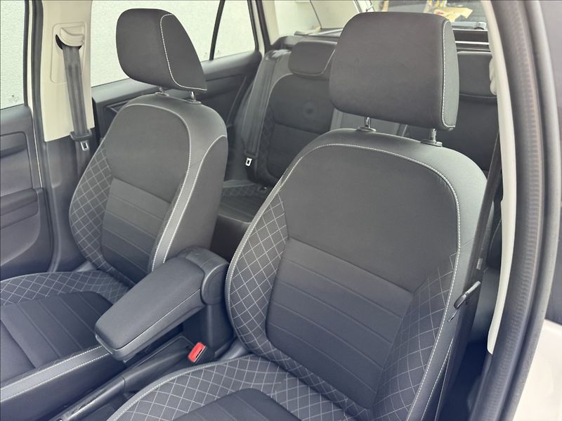 Škoda Fabia 1,0 TSI DPH tažné 1.maj. ČR - fotka 22 z 50