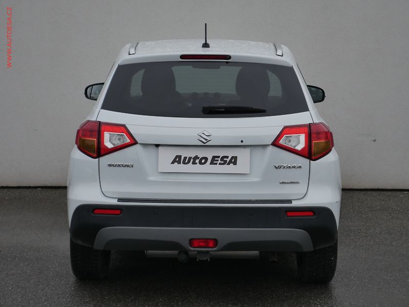 Suzuki Vitara (2016) 1.6 DDiS 4x4, ČR, AT, navi - fotka 5 z 26