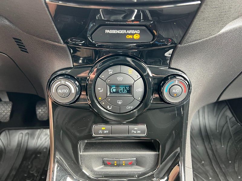 Ford Fiesta (2014) 1.0i 74kW Titanium! Tažné! - fotka 17 z 27