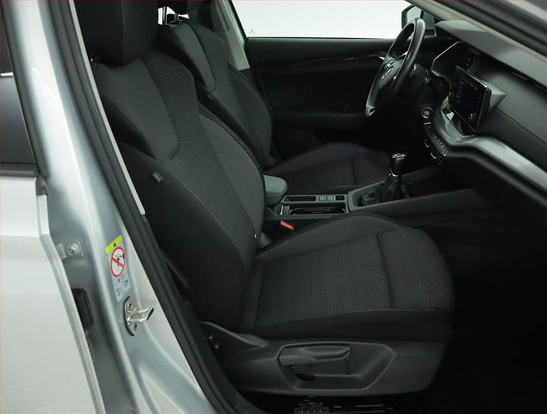 Škoda Octavia (2023) Ambition 2.0 TDI, ČR,1.maj - fotka 9 z 15