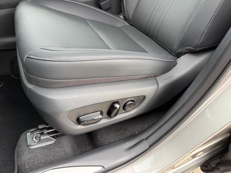 Lexus NX 350h 2,5 HSD e-CVT Executive 4×4 E- - fotka 14 z 29