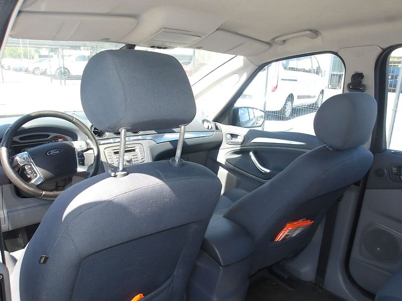 Ford S-MAX 2,0TDCi103kW ČR 1.MAJ.!!! - fotka 20 z 27
