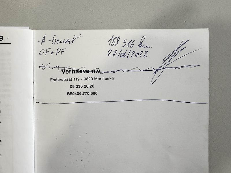 Jaguar XF 3,0 V6 Diesel Lux Automat - fotka 38 z 40