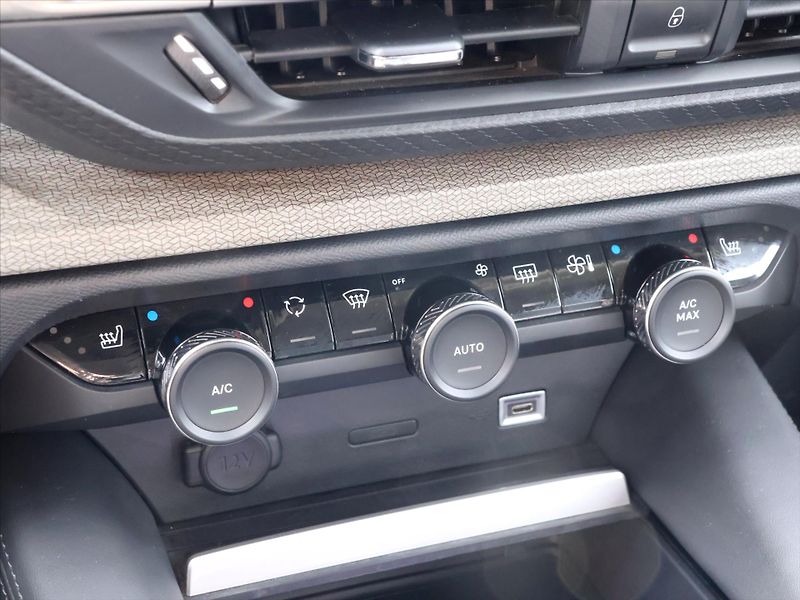 Citroën C5 X 1,6 PT 180k CZ Exclusive DPH - fotka 25 z 37