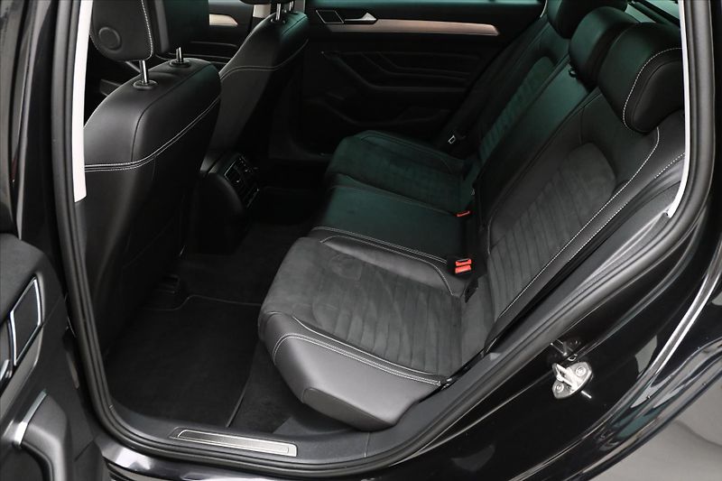Volkswagen Passat 2,0 TDI 110 kW DSG ELEGANCE Zá - fotka 14 z 32