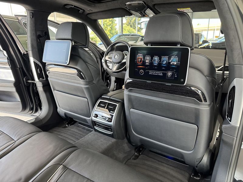 BMW Řada 7 M760 Li xDrive*Nový Motor*DPH - fotka 16 z 48