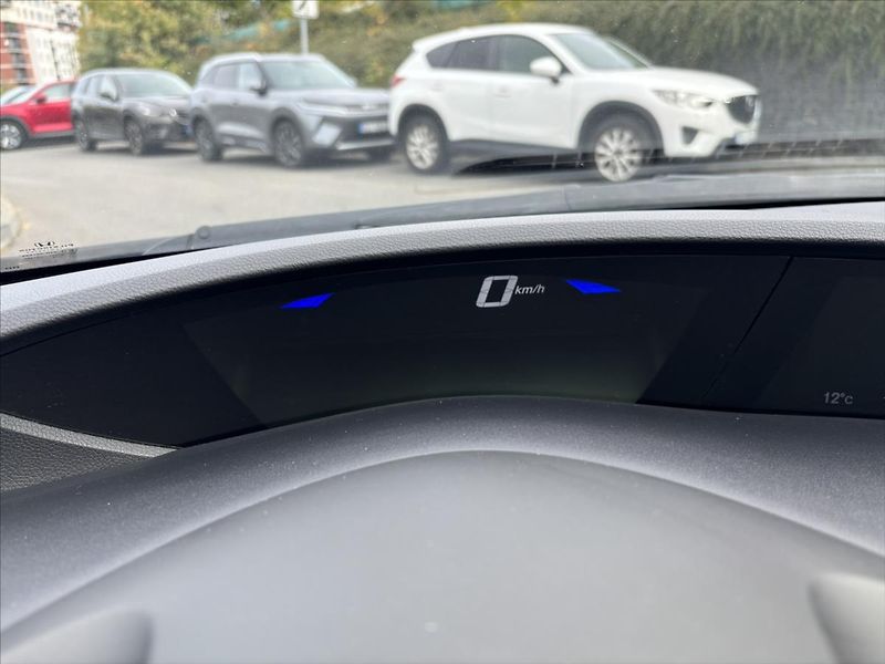 Honda Civic 1,8 VTEC 104kW PLNÝservisHONDA - fotka 33 z 36