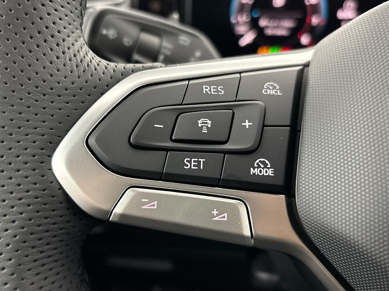 Volkswagen Tiguan (2025) R-Line - fotka 23 z 30