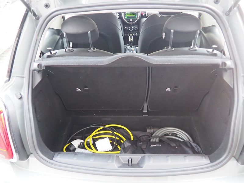 Mini Cooper (2020) SE Electric 33 kWh - fotka 12 z 30