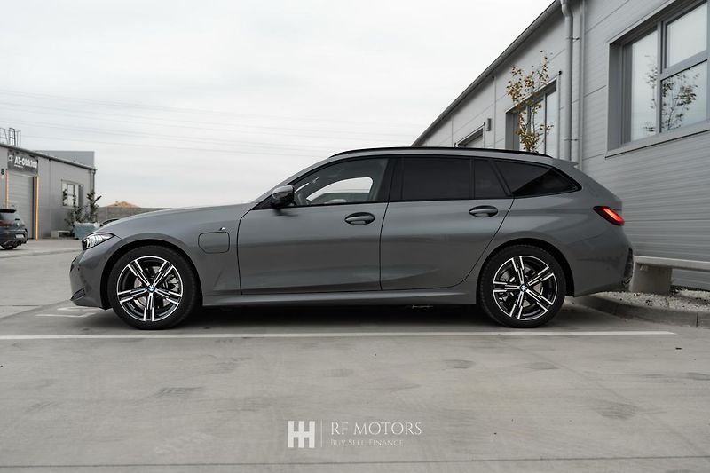 BMW Řada 3 (2025) 330e Touring 292 k, M paket - fotka 5 z 20