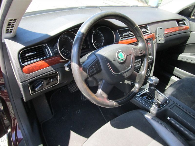 Škoda Superb 2.0TDi DSG, Elegance - fotka 11 z 46