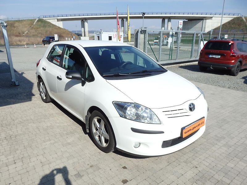 Toyota Auris 1.6 VALVE MATIC ZÁLOHOVÁNO - fotka 3 z 15