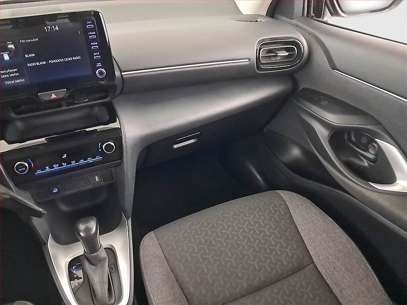 Toyota Yaris Cross (2023) 1.5 VVT-iE E-Four - fotka 8 z 18