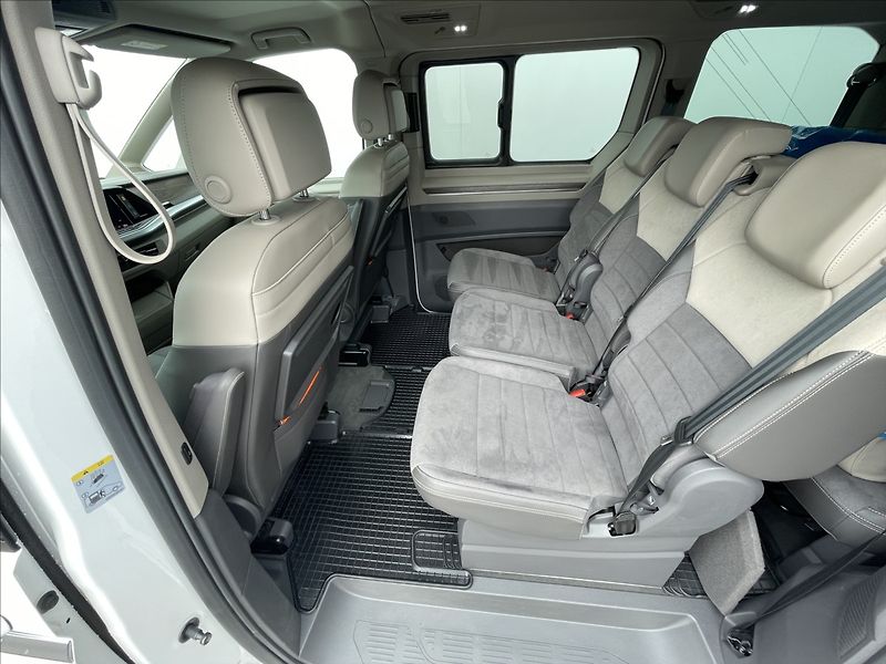 Volkswagen Multivan 2,0 TDI DSG Style 7Míst+Kamera - fotka 13 z 21