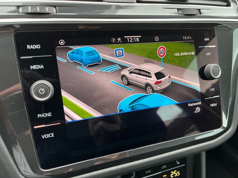Volkswagen Tiguan 2,0 TDI 110 kW Business Premiu - fotka 16 z 28
