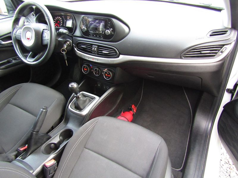 Fiat Tipo (2018) 1.4 16V 70kW - fotka 14 z 39