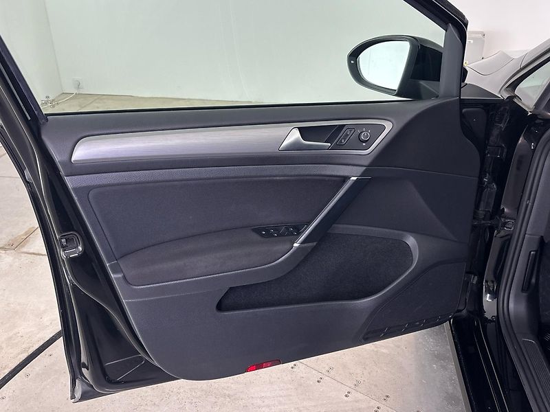Volkswagen Golf Comfortline - fotka 13 z 26