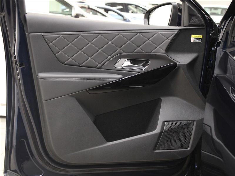 DS Automobiles DS7 Crossback 1,6 PHEV 225k. Rivoli PANO.ČR - fotka 19 z 29