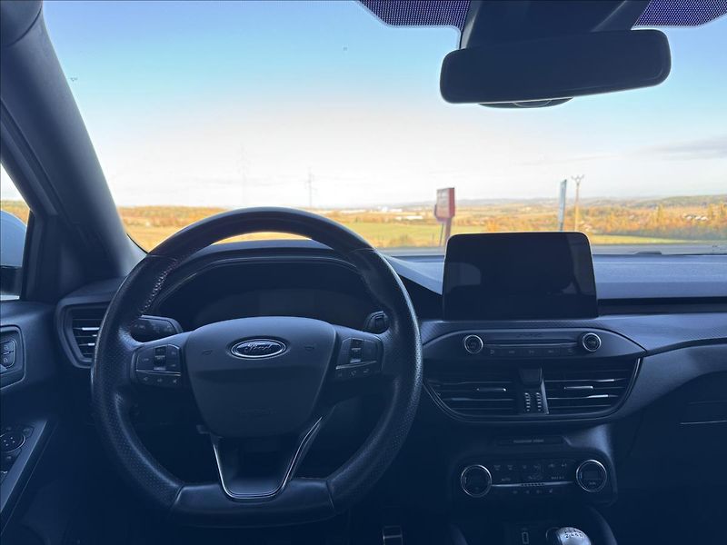 Ford Focus 1,0 ST-Line - fotka 5 z 16