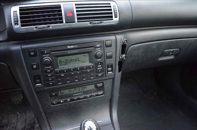 Škoda Superb (2007) 2,5 TDI - fotka 22 z 31