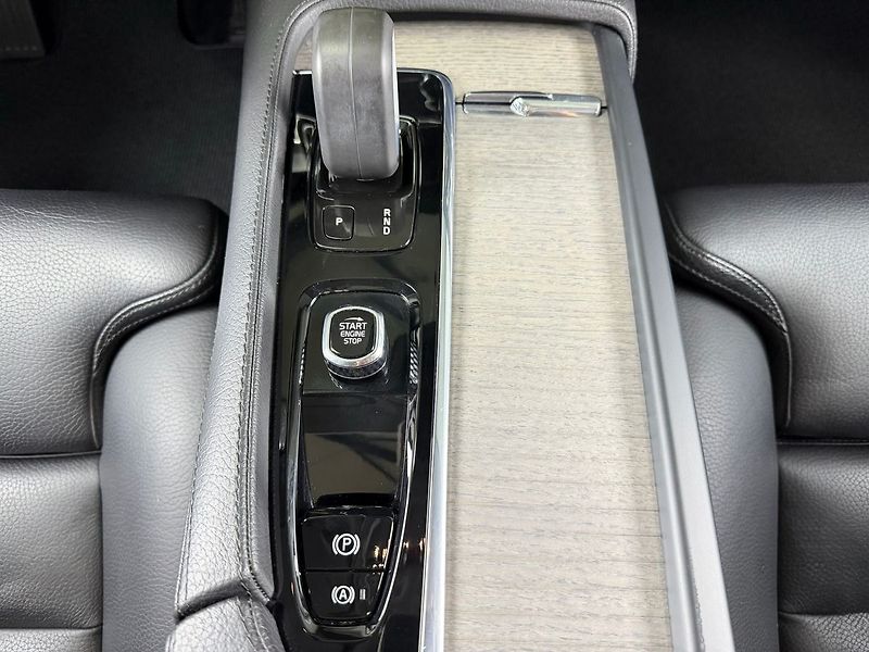 Volvo V90 B4 AWD ADVANCED, H&K, PANO, KE - fotka 19 z 26