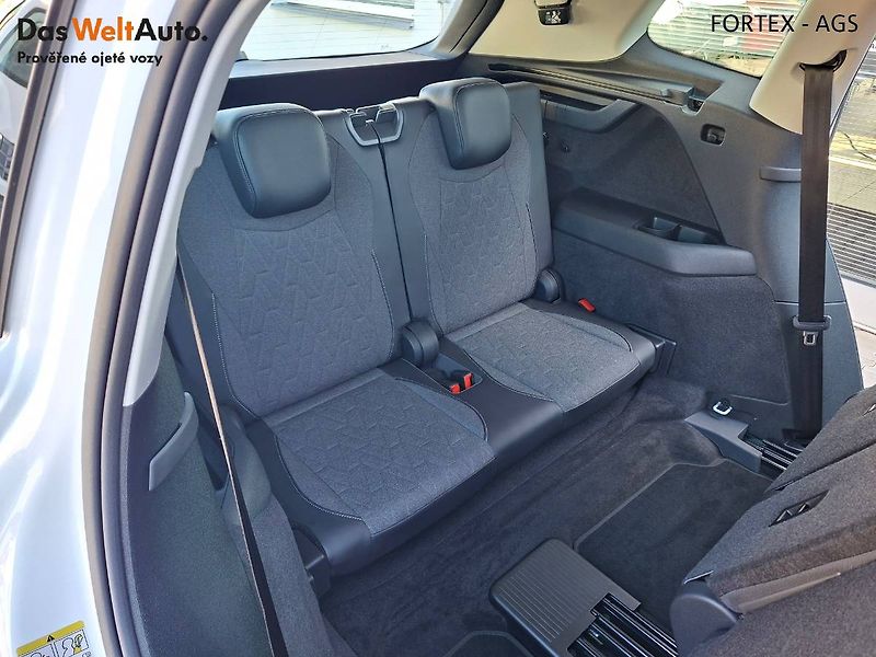 Volkswagen Tayron (2025) 2.0 TDI,142kW,DSG,4x4,Matrix,T - fotka 15 z 29